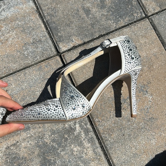 Jessica Simpson white accile heels - Picture 7 of 12